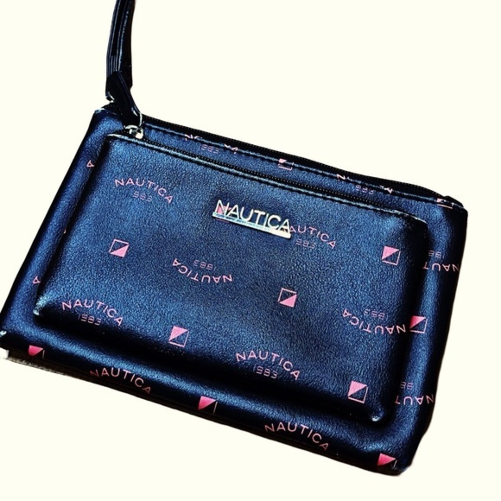 🖤❤️ Nautica Black Wristlet – Stylish & Organized On the Go! ✨
